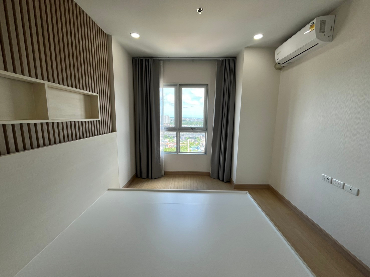 For sale: Supalai Veranda Sukhumvit 117 | 40.29 sq m., 28th floor, open view, south, big room, hard to find, near BTS Pu Chao | 3.3 million 087-808-3690