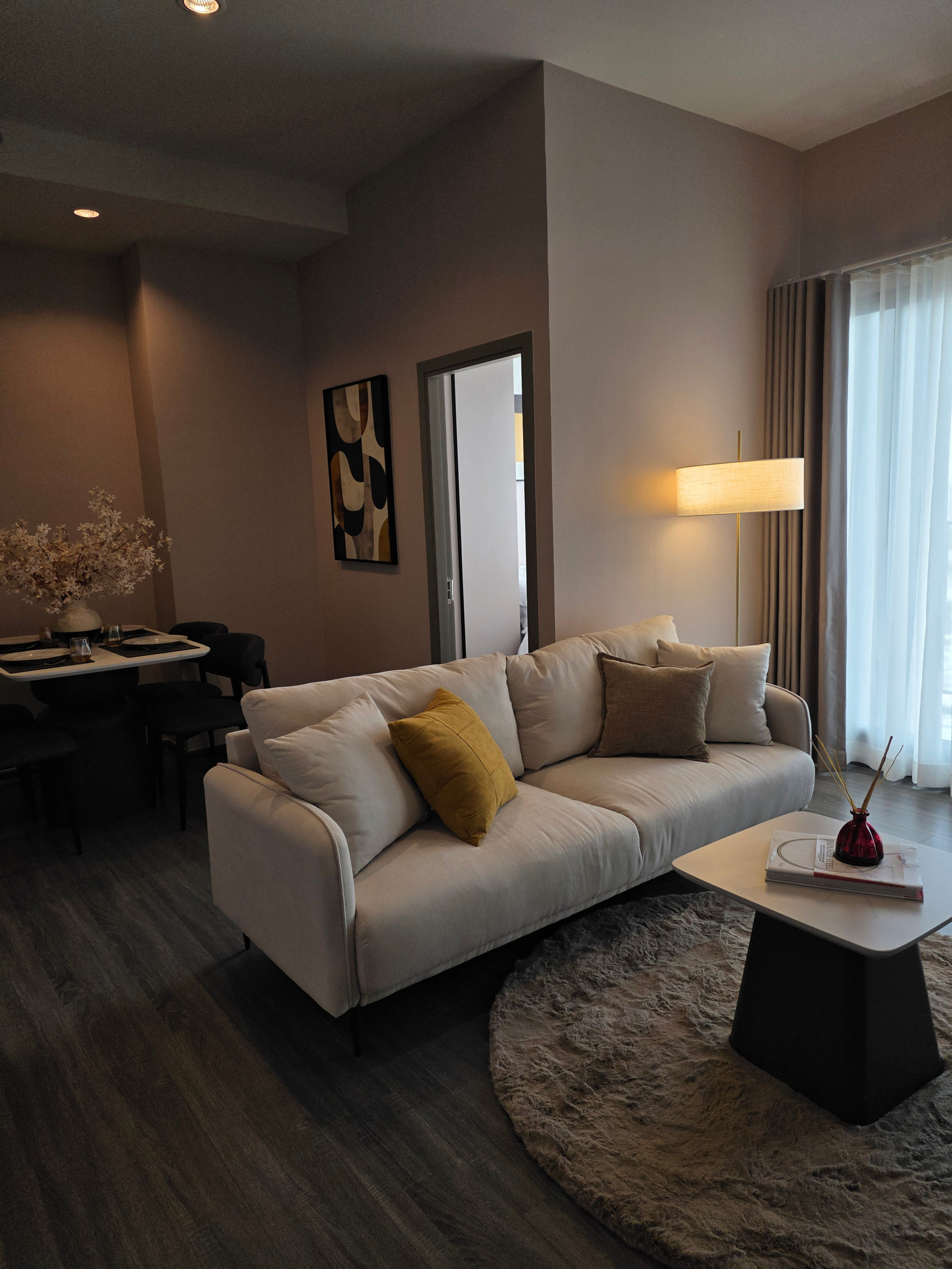 2 bedrooms, 2 bathrooms, 20th+ floor, fully furnished, ready to move in, free 3 electrical appliances, 8.59 MB Tel: 088-2389494 Sales 2 bedrooms, 2 bathrooms, 20th+ floor, fully furnished, ready to move in, free 3 electrical appliances, 8.59 MB Tel: 088-2389494 Sales
