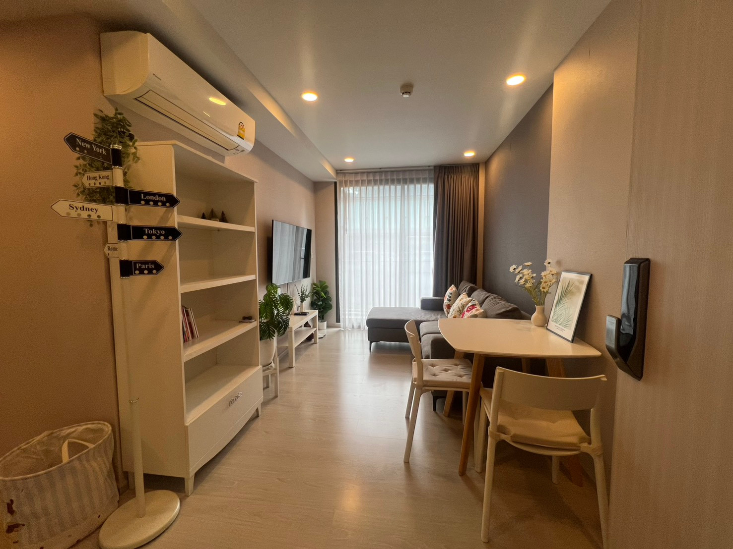 Urgent sale!!! (Selling below cost) Condo The Tree Sukhumvit 64 near BTS Punnawithi (250 m.) | 2 bedrooms, 2 bathrooms | 55.69 sq m. | Parking rights for 2 cars. Urgent sale!!! (Selling below cost) Condo The Tree Sukhumvit 64 near BTS Punnawithi (250 m.) | 2 bedrooms, 2 bathrooms | 55.69 sq m. | Parking rights for 2 cars.