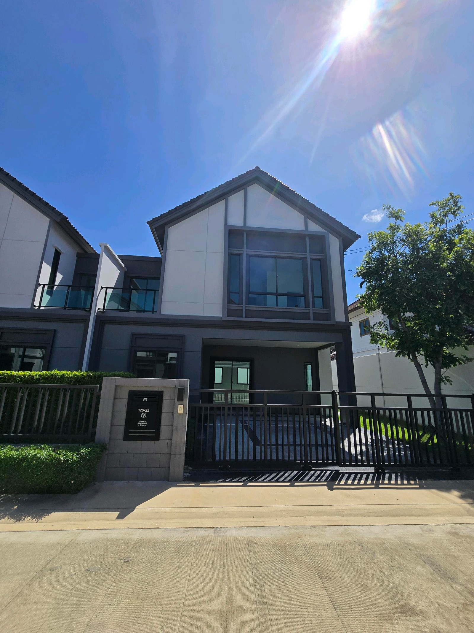 🏡 Semi-detached house for sale, Grand Britania Nonthaburi Station project. 🏡 Semi-detached house for sale, Grand Britania Nonthaburi Station project.