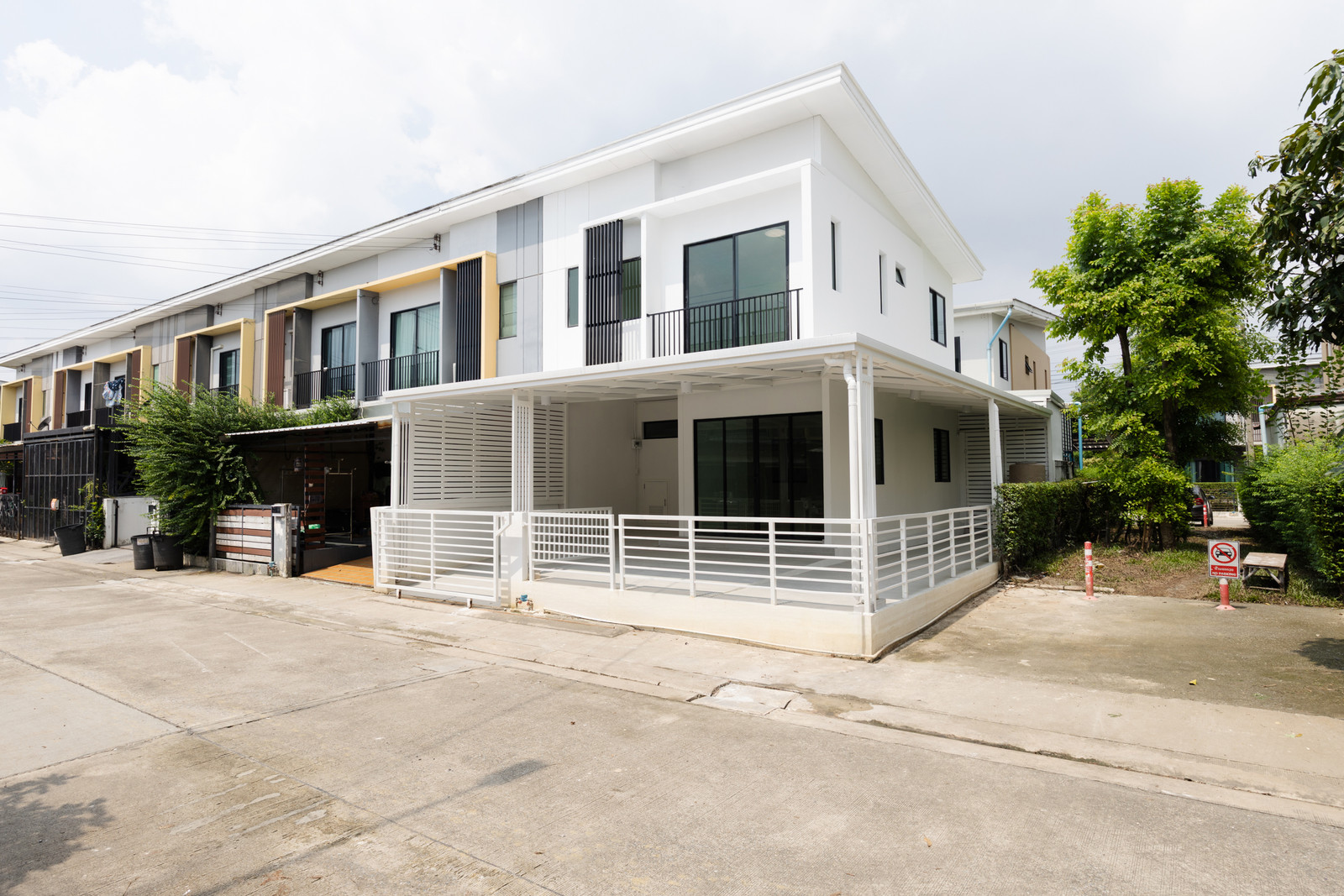 🏡✨ ทาวน์โฮมหลังมุม รีโนเวทใหม่ พร้อมอยู่ – รูปที่ 2