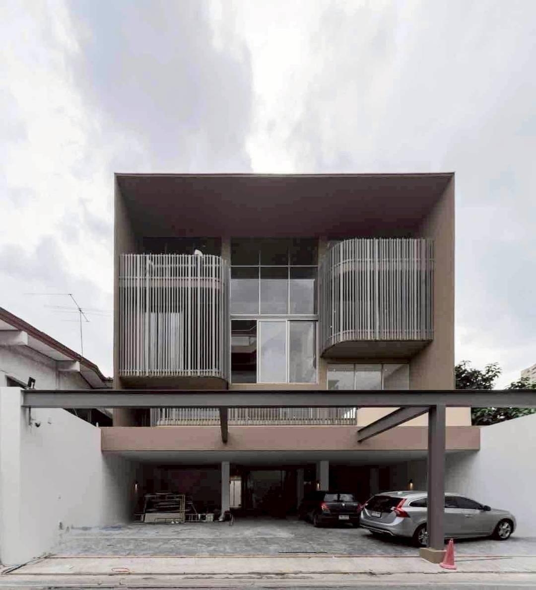 Luxury Home Office ให้เช่า | รัชดา 32 ใกล้ MRT ลาดพร้าว Stand Alone 4 ชั้น ดีไซน์หรู พร้อมลิฟต์ส่วนตัว Home Office ที่ผสานการอยู่อาศัยและการทำงานไว้ในพื้นที่เดียวอย่างลงตัว การเดินทางสะดวก เข้า-ออกได้หลายเส้นทาง รัชดา 32 • รัชดา 36 • ลาดพร้าว • วังหิน Luxury Home Office ให้เช่า | รัชดา 32 ใกล้ MRT ลาดพร้าว Stand Alone 4 ชั้น ดีไซน์หรู พร้อมลิฟต์ส่วนตัว Home Office ที่ผสานการอยู่อาศัยและการทำงานไว้ในพื้นที่เดียวอย่างลงตัว การเดินทางสะดวก เข้า-ออกได้หลายเส้นทาง รัชดา 32 • รัชดา 36 • ลาดพร้าว • วังหิน