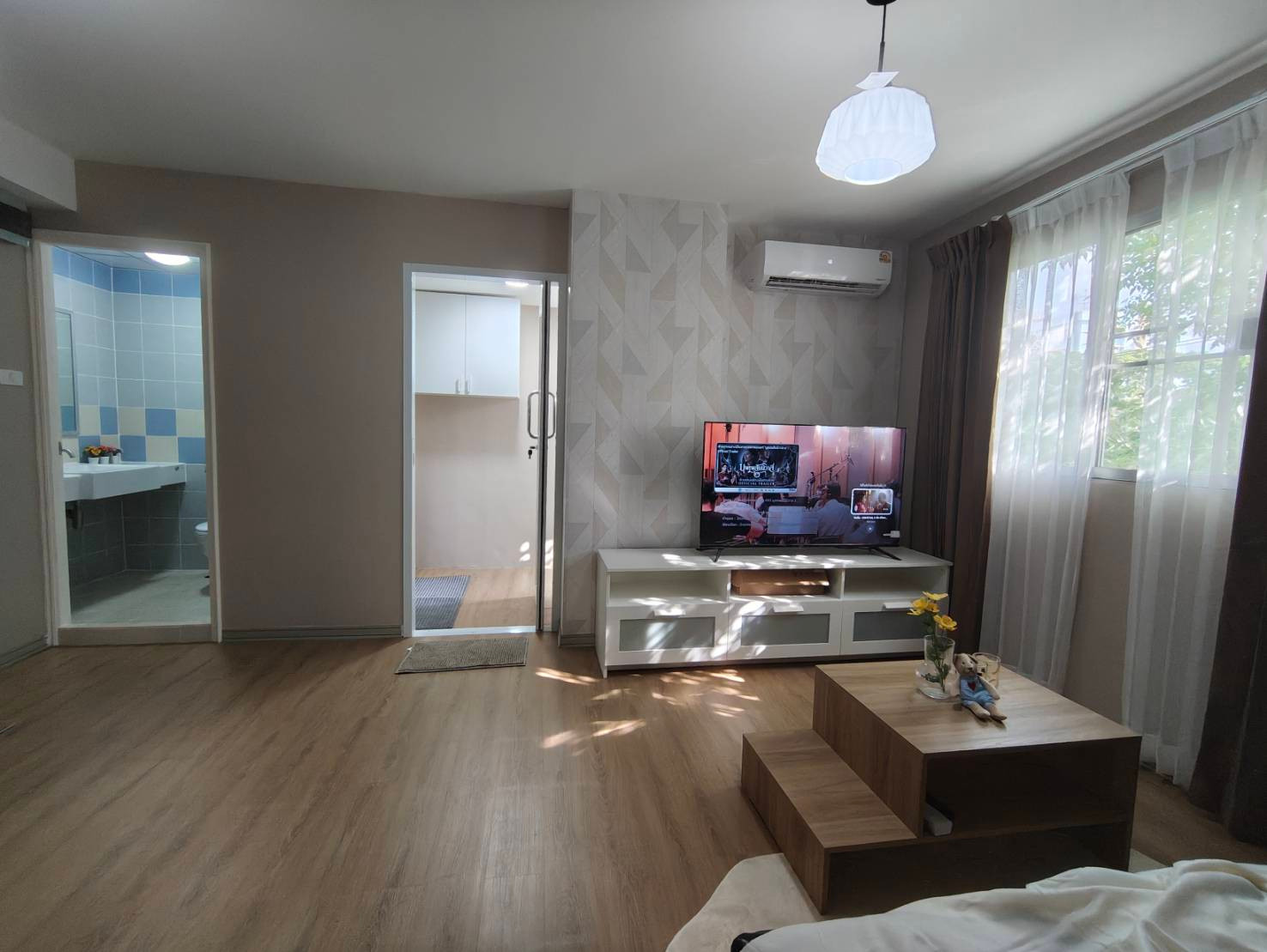 Lumpini near The Mall Bangkapi, 2 bedrooms, 2 bathrooms (corner room),  sells it himself.