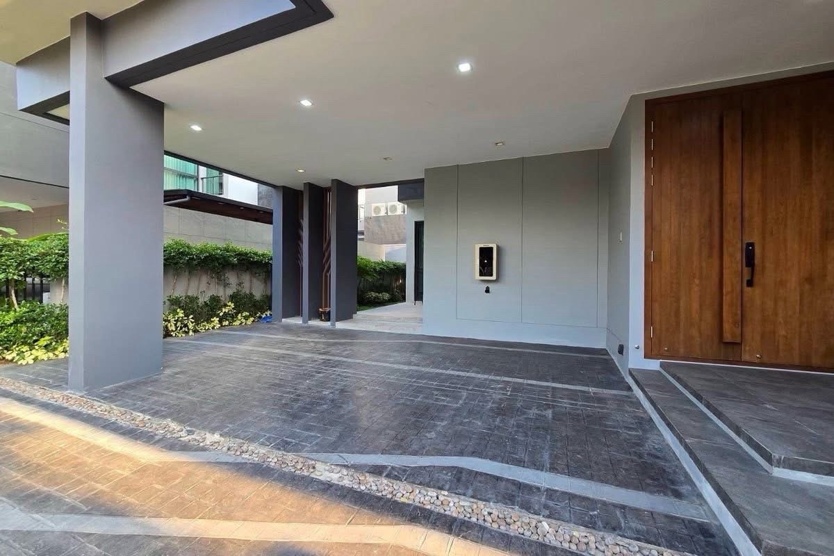 🏡 The Gentry Pattanakarn 2 ✨
Luxury Villa in a Prime Bangkok Location – Only 5 km from Thonglor ✨ Near the Clubhouse | Fully Furnished – รูปที่ 2