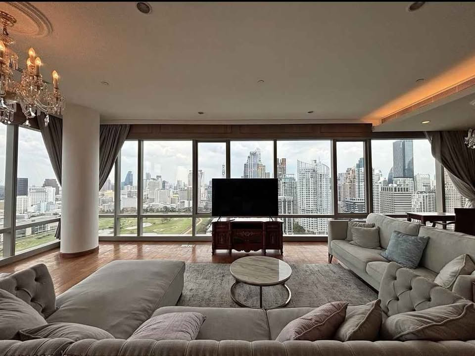185 Rajdamri 4bed 260K/month call 0886166564