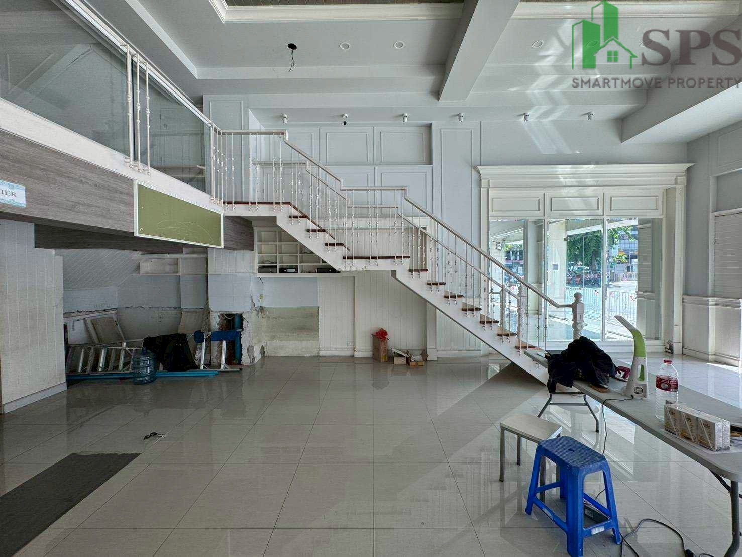 ให้เช่า พื้นที่ร้านค้า ติดถนนใหญ่ ทำเลสีลม-สาทร (SPSSR283) – รูปที่ 4