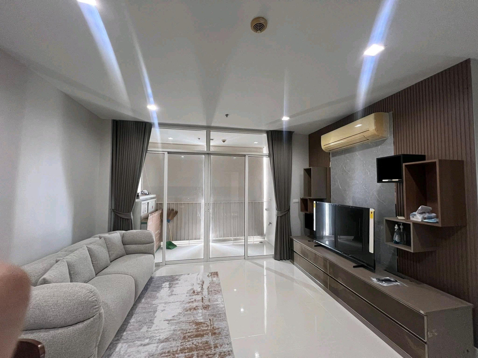 69 06 585
ขายคอนโดหรู Ideo Verve ราชปรารภ
