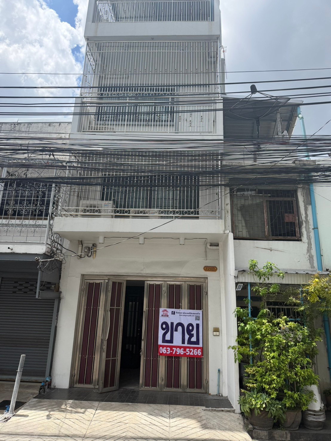 ขายอาคารพาณิชย์ 4.5 ชั้น ถนนจันทร์ ใกล้ (ซอยอยู่ดี 20) ตบแต่งเฟอร์ด้วยไม้สัก สวย ทำเลดี สนใจแอตไลน์ครับ@841qqlnr ขายอาคารพาณิชย์ 4.5 ชั้น ถนนจันทร์ ใกล้ (ซอยอยู่ดี 20) ตบแต่งเฟอร์ด้วยไม้สัก สวย ทำเลดี สนใจแอตไลน์ครับ@841qqlnr