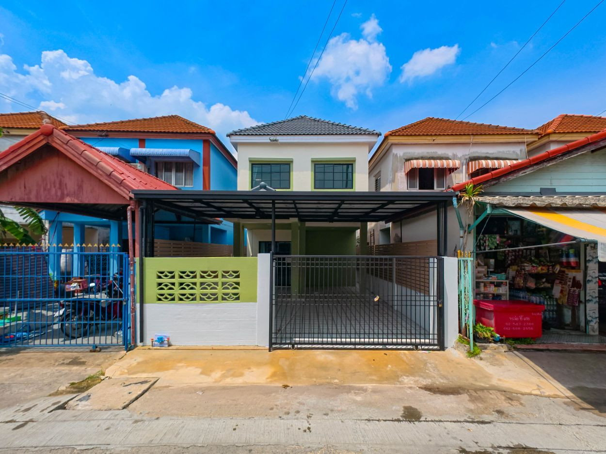 2-story detached house for sale, Amornsap, Liap Waree 25, size 24.3 sq m., 4 bedrooms, 2 bathrooms, newly renovated, ready to move in. 2-story detached house for sale, Amornsap, Liap Waree 25, size 24.3 sq m., 4 bedrooms, 2 bathrooms, newly renovated, ready to move in.