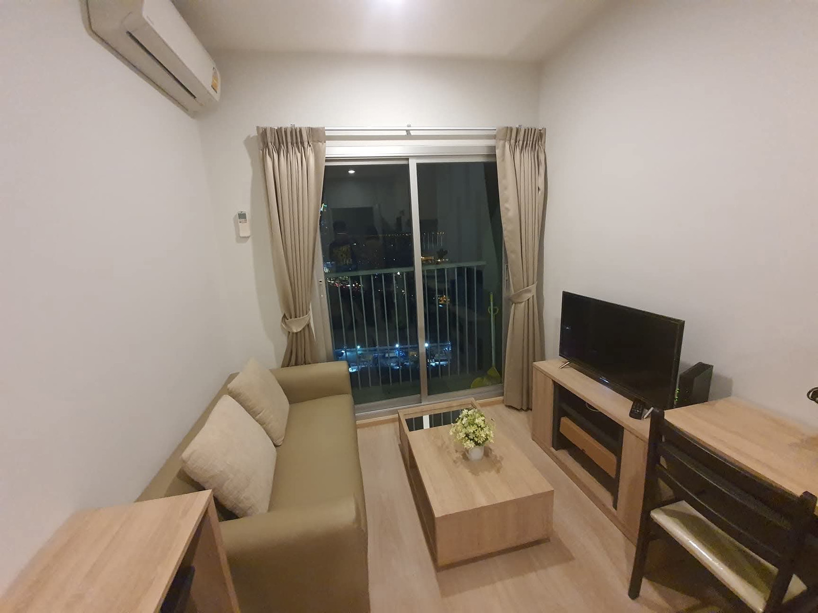 For rent, high floor, 26 sq m, 1 bedroom, near MRT 80 m, price 15,000, if interested, make an appointment to view 0808144488 For rent, high floor, 26 sq m, 1 bedroom, near MRT 80 m, price 15,000, if interested, make an appointment to view 0808144488