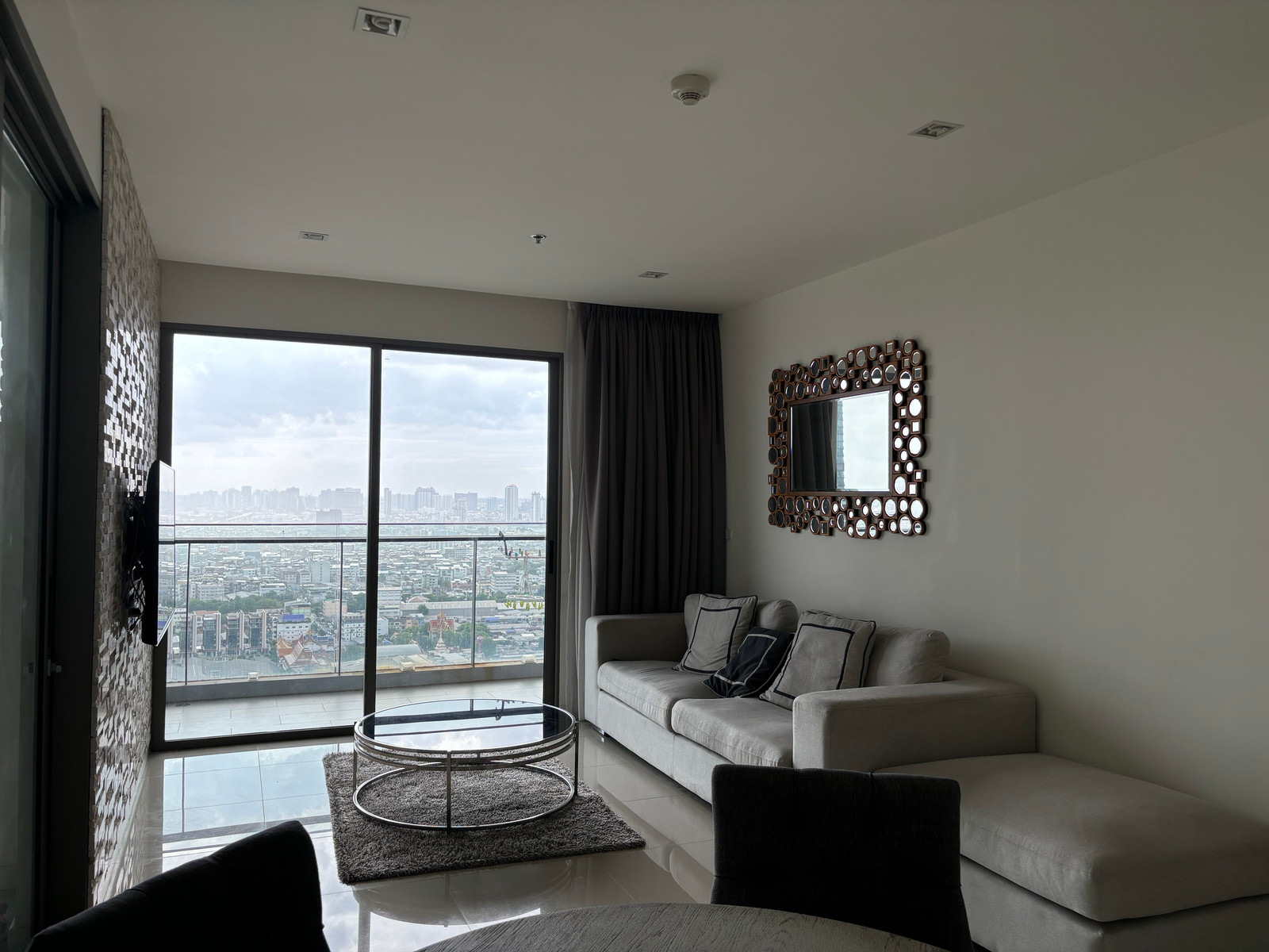 Highlights Unit with High floor City + River view Best Price 🔥