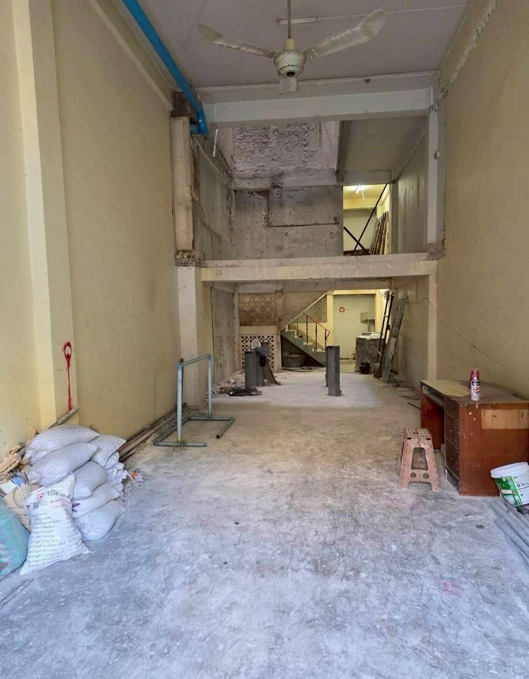 🔥 Rare Space for Rent | Songwat–Talat Noi
Space for rent under Boutique Hotel in the heart of a popular area, suitable for a cafe / brand / Exhibition Space. – รูปที่ 3