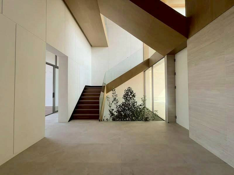 ขาย/ให้เช่า Luxury Home Office  | รัชดา 32 ใกล้ MRT ลาดพร้าว  Stand Alone 4 ชั้น ดีไซน์หรู พร้อมลิฟต์ส่วนตัว Home Office ที่ผสานการอยู่อาศัยและการทำงานไว้ในพื้นที่เดียวอย่างลงตัว  เข้า-ออกได้หลายเส้นทาง รัชดา 32 • รัชดา 36 • ลาดพร้าว • วังหิน – รูปที่ 2