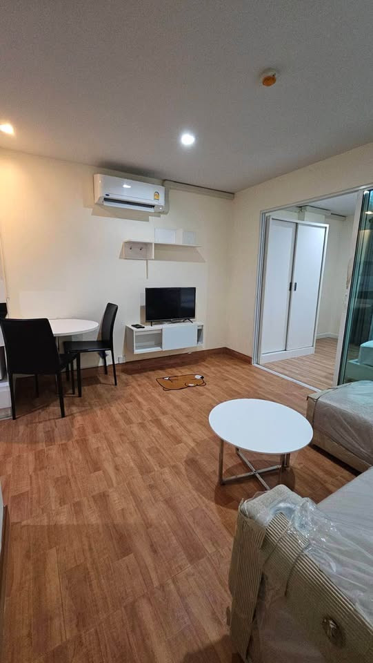 Condo for Rent, V Condo Ekkamai-Ramintra, Fully Furnished with Appliances, Near the Expressway Night Market Condo for Rent, V Condo Ekkamai-Ramintra, Fully Furnished with Appliances, Near the Expressway Night Market