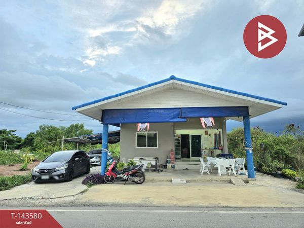 Land for sale with buildings, area 157 square meters, Suksawat 92, Phra Samut Chedi, Samut Prakan.