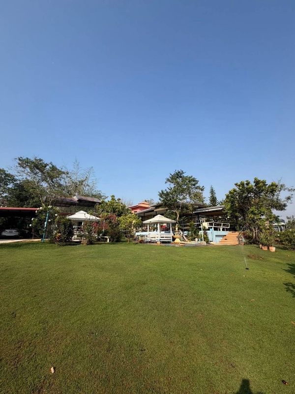 บ้านพักตากอากาศวิวภูเขาโซนหมูสี 2 หลัง บรรยากาศธรรมชาติส่วนตัว ใกล้แหล่งท่องเที่ยวเขาใหญ่ เดินทางจากกรุงเทพฯสะดวก