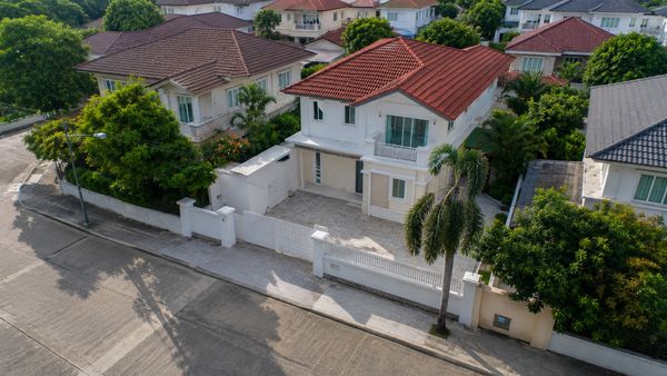 Single house for sale, Casa Ville Ratchaphruek-Rattanathibet, 2 large houses, 83.4 sq m, usable area 400 sq m.