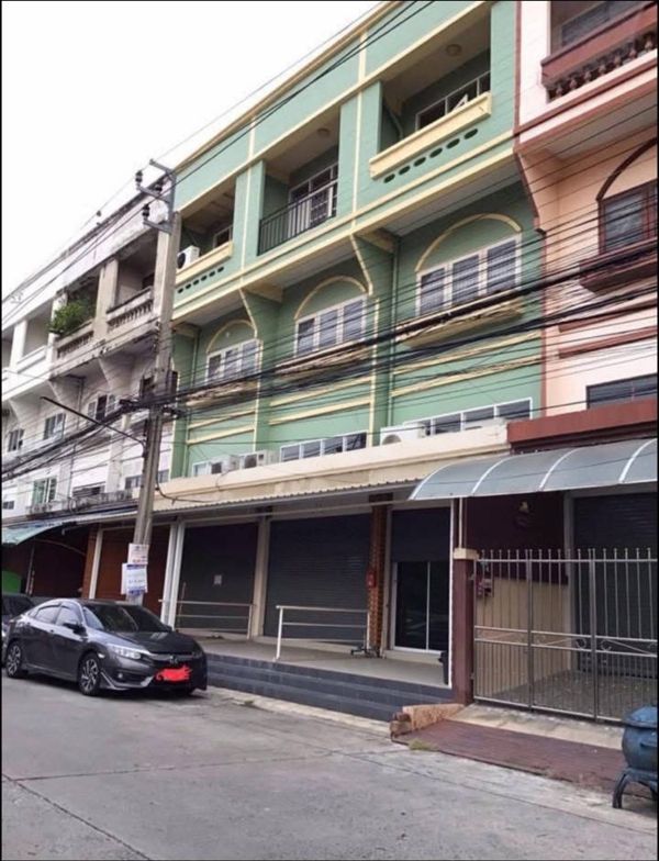 Commercial building for rent near Nawamin City Avenue, just 1 minute.