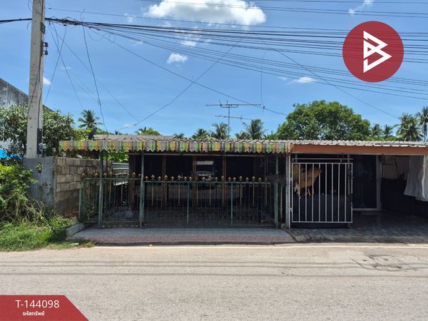 One-story townhouse for sale, area 17 sq m, Damnoen Saduak, Ratchaburi.