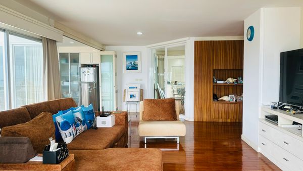 🌊 Condo for sale next to the sea, Takiab Beach, direct sea view, south side, Hua Hin