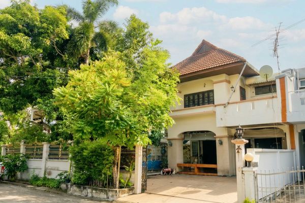 For Sale: Detached House at Makmai Village Ramintra 103/3 (Prime Location / Ideal for Renovation)