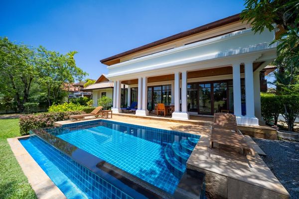 ขายลักชัวรีวิลล่าติดสนามกอล์ฟ ลากูน่า บางเทา (Laguna Golf Front Villa)