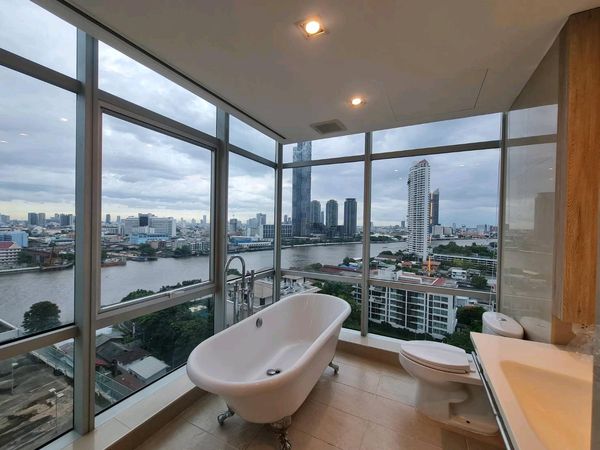 Condo for rent, Baan Sathorn Chao Phraya ✨🏡 
 📍Corner room, 14th floor, spectacular Chao Phraya River view 🌊 
 
 💰 Rent only 38,000 baht/month