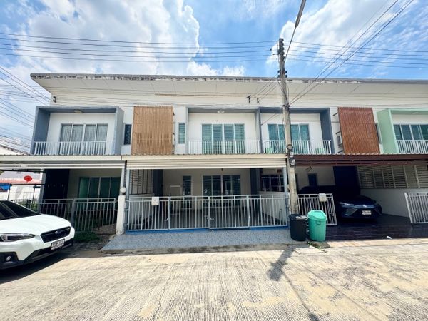ขาย  ทาวน์เฮ้าส์ 2 ชั้น หมู่บ้าน เดอะฟิวชั่น The Fusion Village 22.5 ตร.วา ใกล้เซ็นทรัล อยุธยา