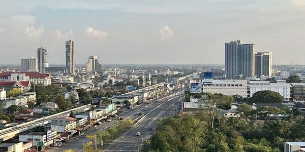 4-story commercial building for sale in the heart of Khon Kaen city, prime location near Central, suitable for investment and business.