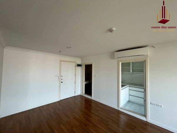 ✨ For Sale: Lumpini Place Rama 9 - Ratchada Condo ✨  💰 Only 5,700,000 THB