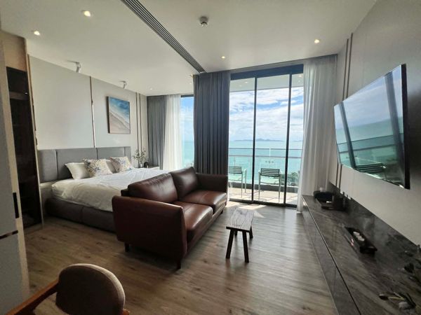 ขายคอนโด Arom Wongamart  ราคา 9,500,000 บาท [NCsr260602]