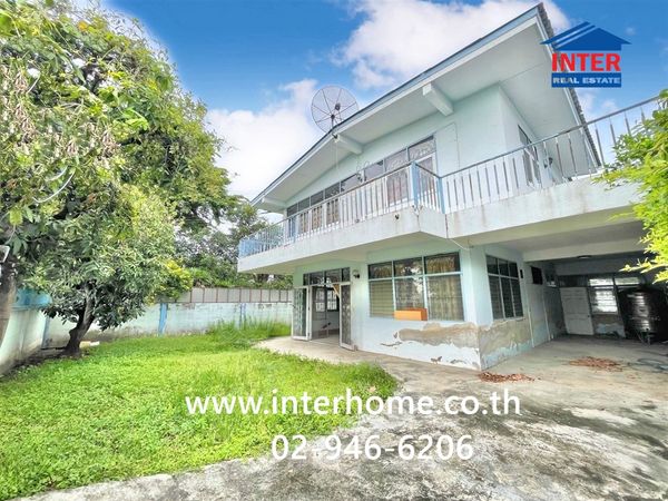 ที่ดิน+บ้านเดี่ยว 2 ชั้น 82 ตร.ว. หมู่บ้าน ต.รวมโชค (โชคชัย4 ) ใกล้เซ็นทรัลอีสต์วิลล์ ซอยโชคชัย4 ซอย56 แยก11 (ซอยรวมโชค) ถนนลาดพร้าว เขตลาดพร้าว กรุงเทพมหานคร