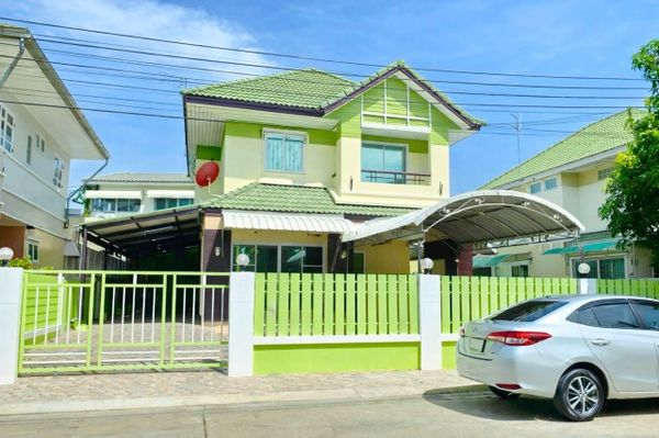 2-story detached house, 3 bedrooms, 2 bathrooms, area 57 sq m, 230 sq m, location next to Ratchaphruek Road. Near Pure Place Ratchaphruek 300 m., quiet atmosphere. suitable for living
