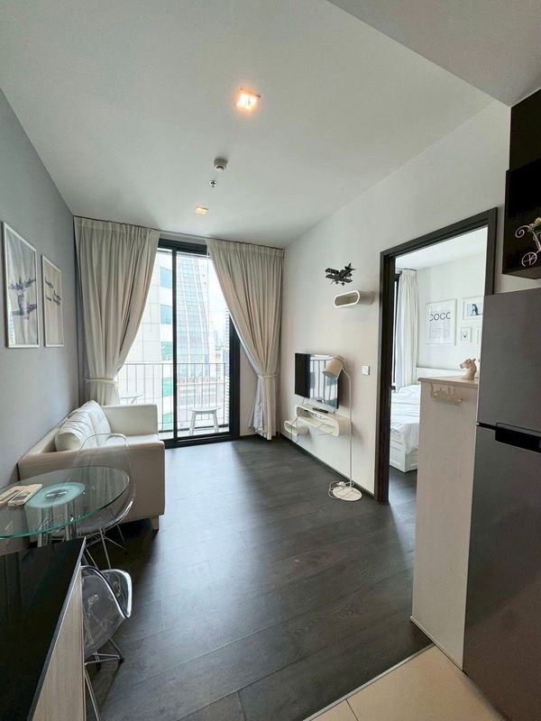 ให้เช่า The Edge Sukhumvit 23