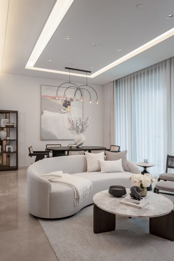 Luxury condo for rent Lang Suan-Ratchadamri area, area 160 sq m (2 bedrooms, 2 bathrooms), superior quality society, close to BTS, Lumpini Park and Central Embassy.
