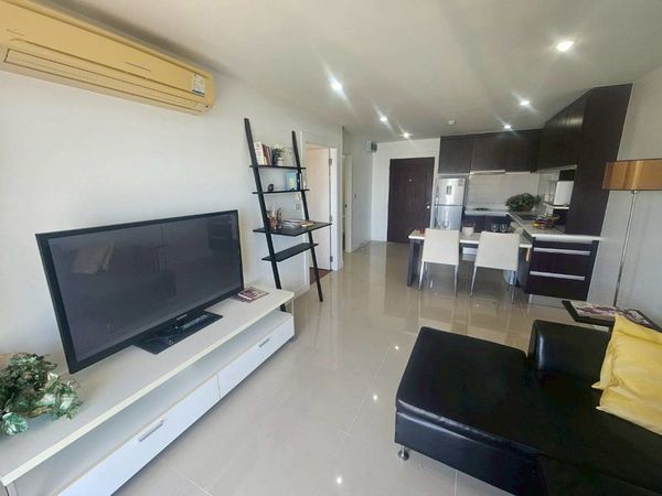 Golden Coast Sriracha Condo for sale, beachfront in Bang Phra, sea view, 8th floor, ready to move in.