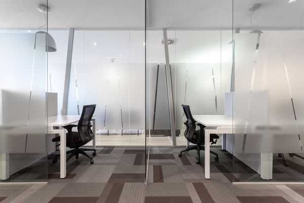 เข้าร่วมสภาพแวดล้อมโคเวิร์กกิ้งที่เน้นการทำงานร่วมกันใน Regus Silom Complex