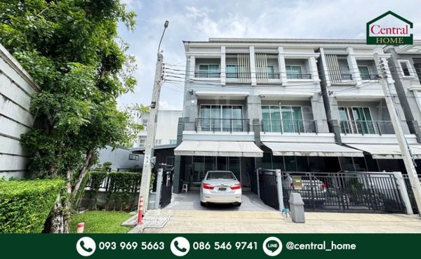 3-story townhome, Baan Klang Muang Ratchada - Wong Sawang, behind the edge.
