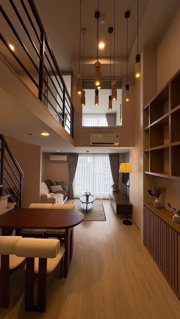 🌆✨ Culture Chula | Modern Loft Duplex 🖤 23rd floor, Lumpini Park view without buildings blocking it 🌳 Near BTS Saladaeng &amp; MRT Samyan, just a few minutes.