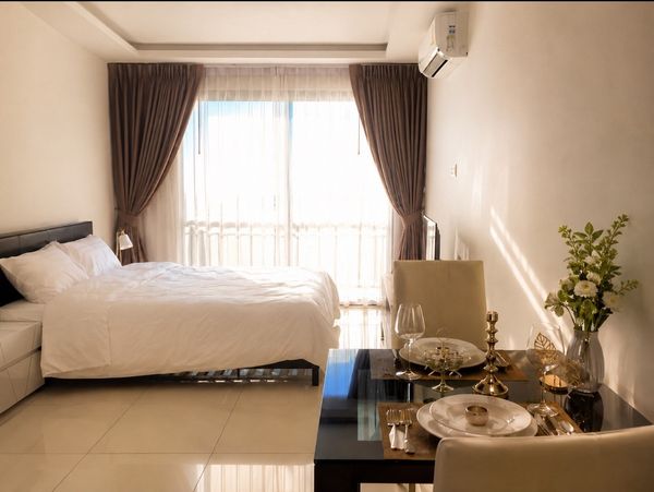 97974 - Luxury resort style condo. With a large swimming pool and an atmosphere like relaxing in the Maldives. Heart of Jomtien Suitable for both living and rental investment.