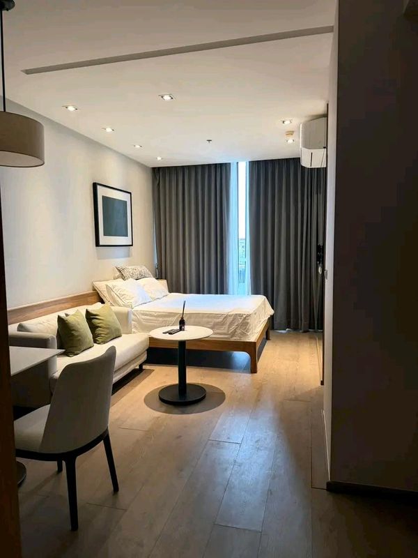 69 06 554
For sale Park Origin Phrom Phong