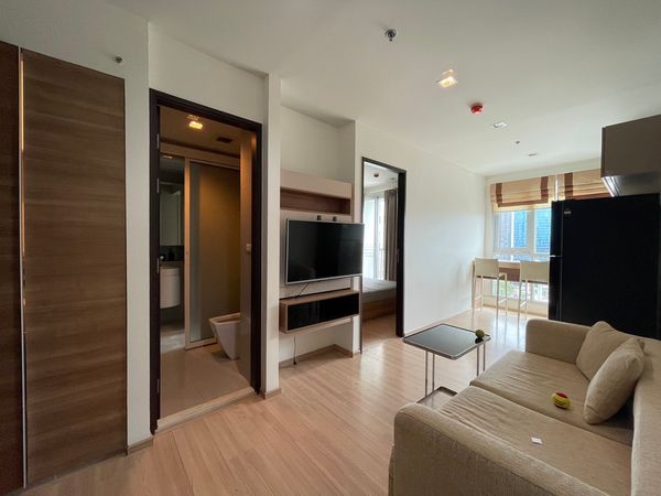 Rhythm Sathorn ห้องว่างพร้อมให้เช่า 1 ห้องนอน ใกล้ bts สะพานตากสิน สอบถาม นัดชมได้เลยครับ