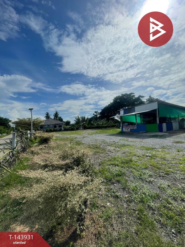 Land for sale, area 1 rai 1 ngan 44 sq m, Khanu Woralaksaburi, Kamphaeng Phet.
