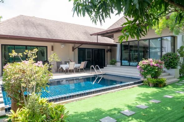 พูลวิลล่าสไตล์ไทย-บาหลี Villa Ganesha รีโนเวทใหม่พร้อมออฟฟิศ | ราไวย์ ภูเก็ต