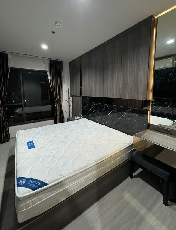 ห้องว่างพร้อมขายคอนโด Life asoke rama9