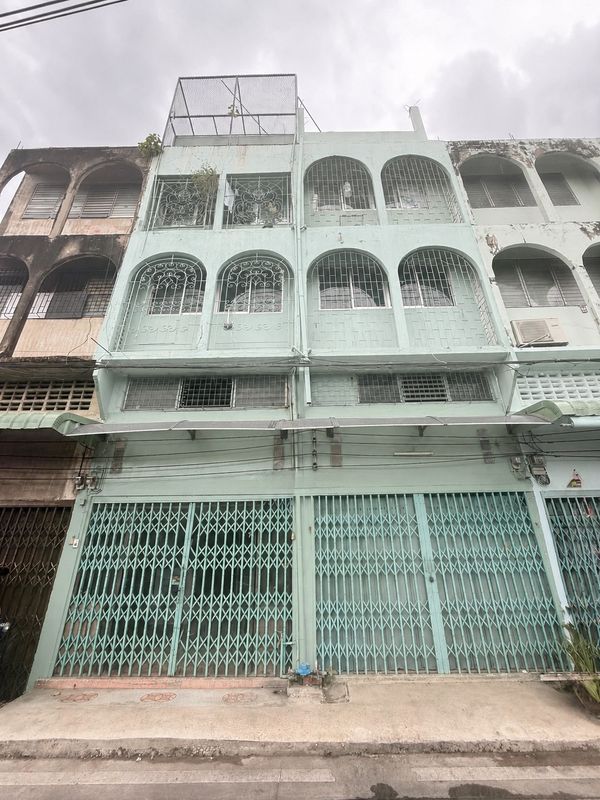 Commercial Building for Sale Chan–Sathorn Area Near BTS Surasak Prime Location High Potential for Investment and Business