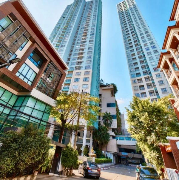 Luxury 4-story townhome for rent in the heart of Rama 3 - Sathorn 📍Lumpini Water Cliff Rama 3 project 💰 only 70,000 baht/month 40 sq m. ✅ 5 bedrooms ✅ 7 bathrooms Tel. 084-694-8888, next to Central Rama 3.