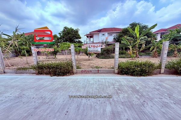 Empty land, area 147.7 sq m, Soi along Khlong Sam 5 (the alley next to Warapirom Khlong 3 Village), Lam Luk Ka Road, Lat Sawai Subdistrict, Lam Luk Ka District, Pathum Thani.
