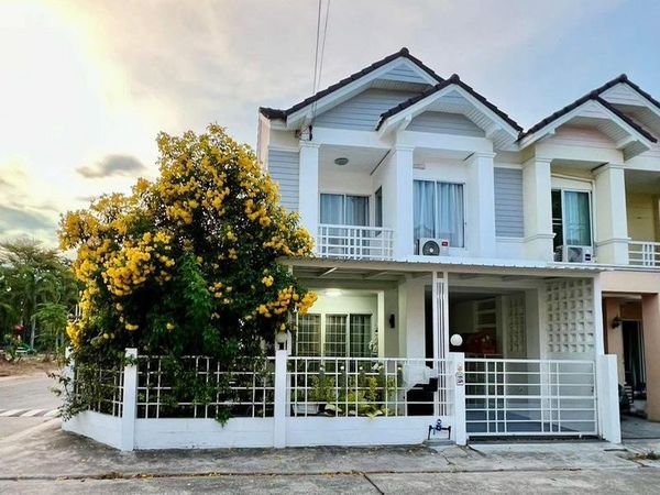 ขายบ้านแฝดรีโนเวทใหม่ หมู่บ้านพิมพาภรณ์ อ่าวอุดม ศรีราชา