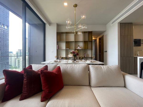 For rent Celes Asoke, luxury condo in Asoke area, well decorated room. City view overlooking the entire Asoke area, 2 bedrooms, 2 bathrooms.